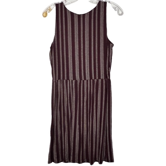 Loft Dress - Picture 5 of 6